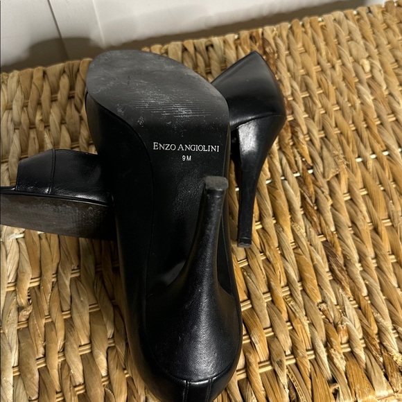 Enzo Angiolini‎ Classic Black Heels size 9 - Picture 4 of 5